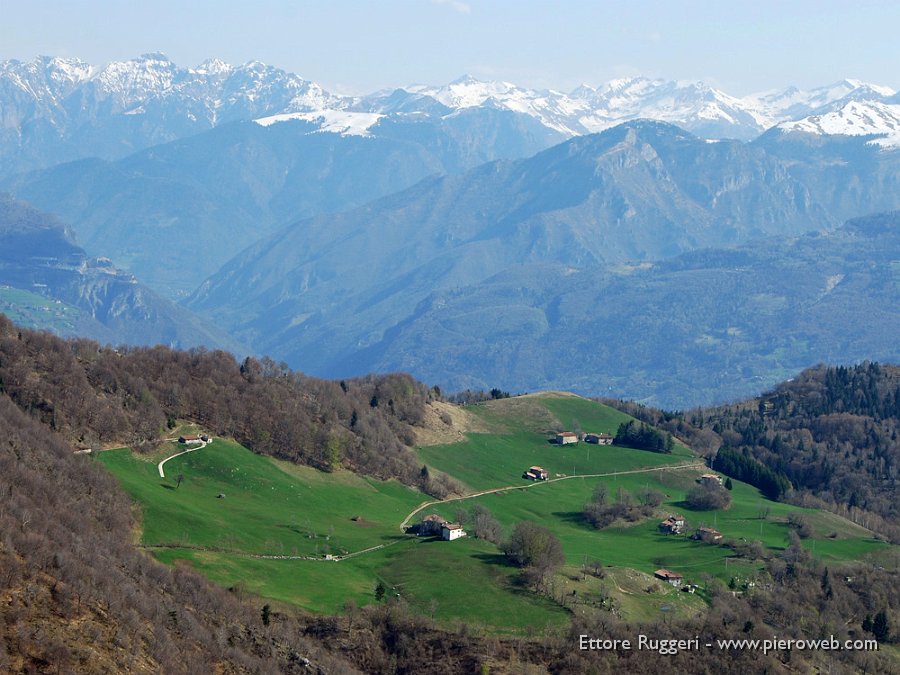 9 - Panorama sulla valle.JPG